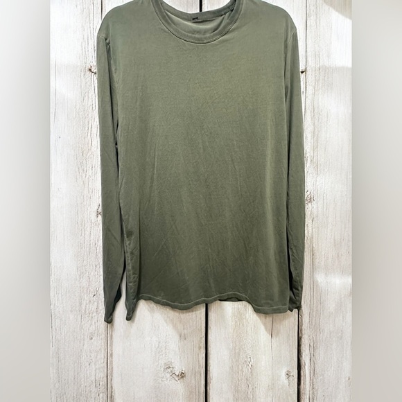 Lululemon Olive Green Men's Long Sleeve Shirt Size M/L - Picture 1 of 7